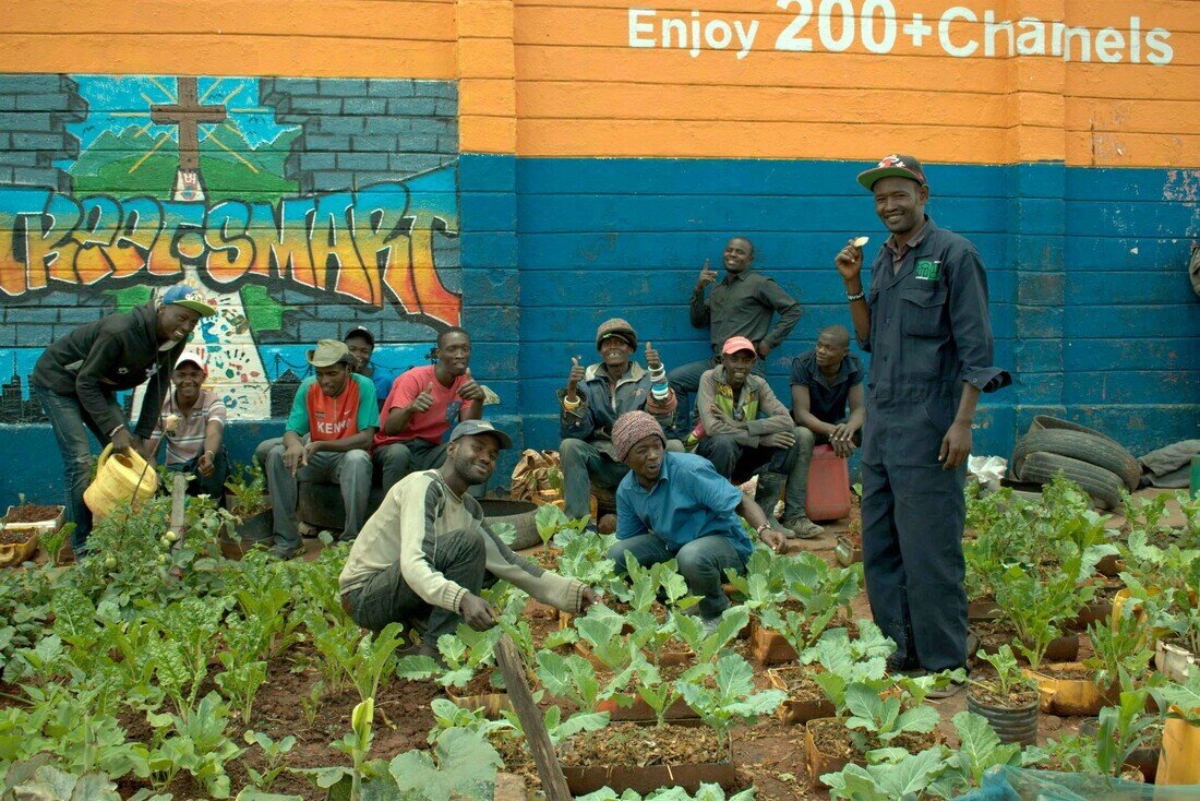 Urban-farming-group-in-Nairobi.jpg