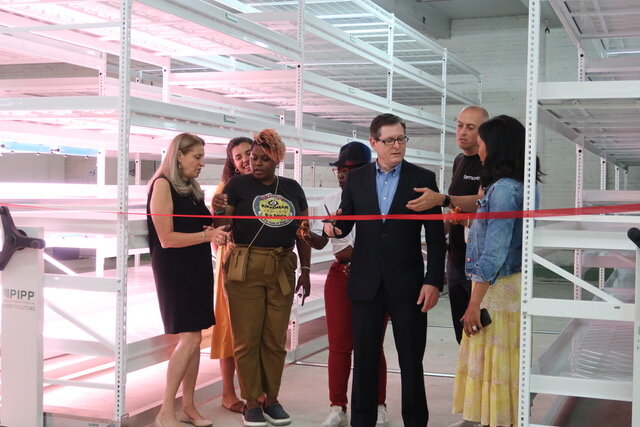 Scene from Thursday’s ribbon cutting. Photo’s: Farm.One.