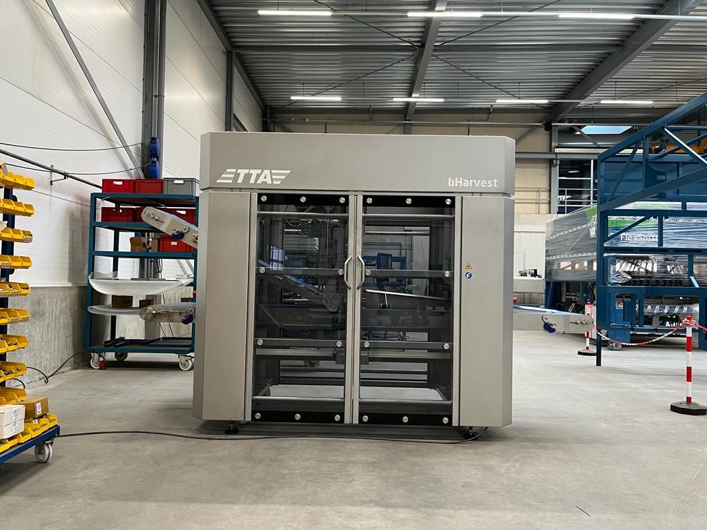 CEA equipment and growing technology used inside a commercial farm