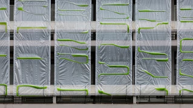 5-these-algae-filled-urban-curtains-suck-co2-from-the-air-813x457.jpg